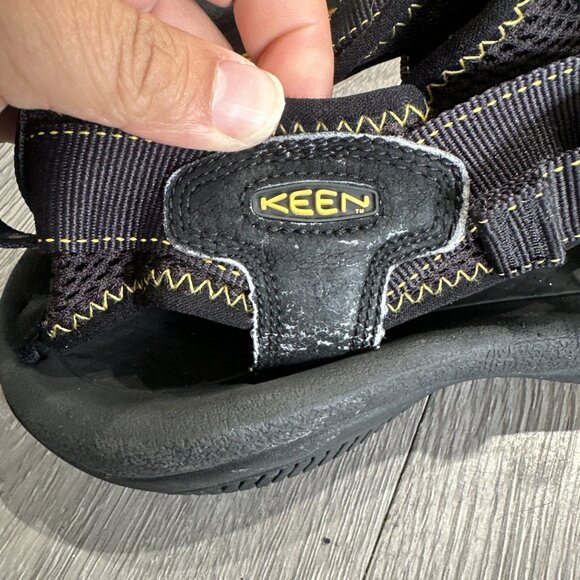 Keen Men\'s Black Yellow Stitching Hood River II Hiking Water Sandals, size 10.5 main image 8